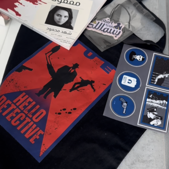 حقيبة Hello Detective مع لعبة قضية وكتاب وتحقيق، تعليقة سيارة، وملصقات بطابع التحقيق